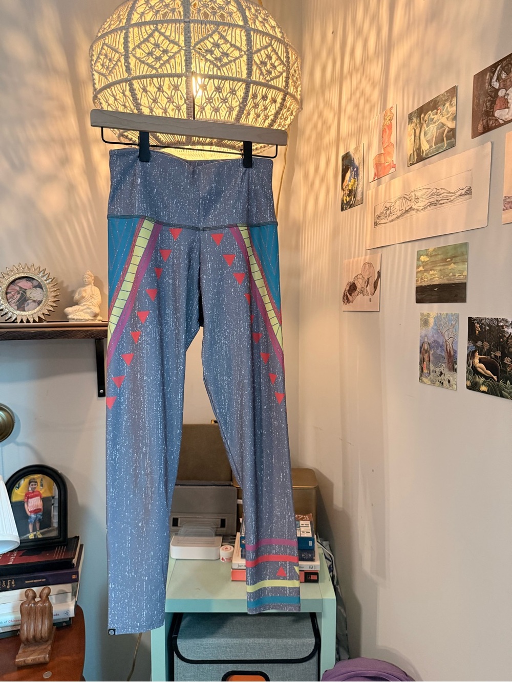 Onzie Blue Speckled Leggings with Teal and Coral Accents